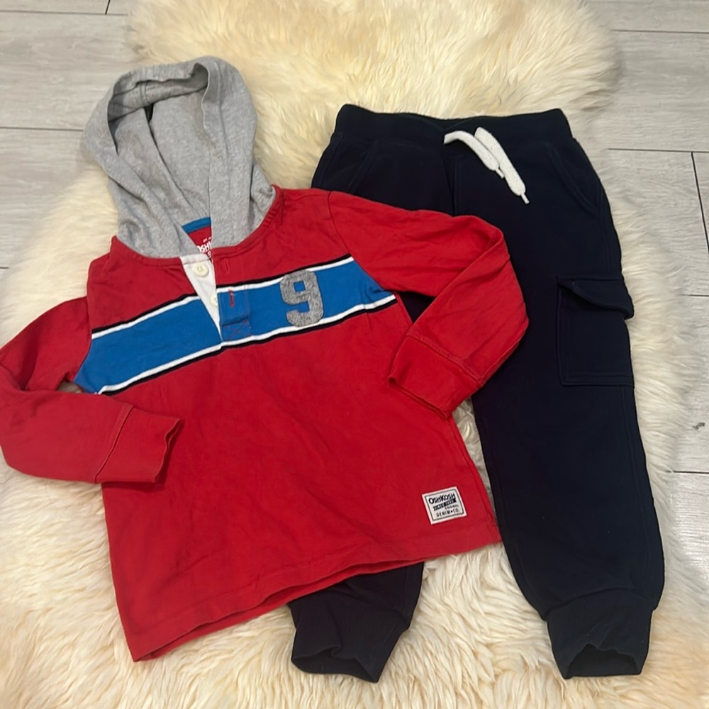 Carter’s Red Long-Sleeve Hooded Shirt & Old Navy Dark Blue Cargo Joggers Size 4T